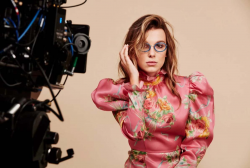 Актриса Милли Бобби Браун приняла участие в рекламной кампании Vogue Eyewear