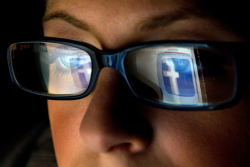 Очки от Facebook и Ray-Ban лишатся дополненной реальности, но получат некий секрет